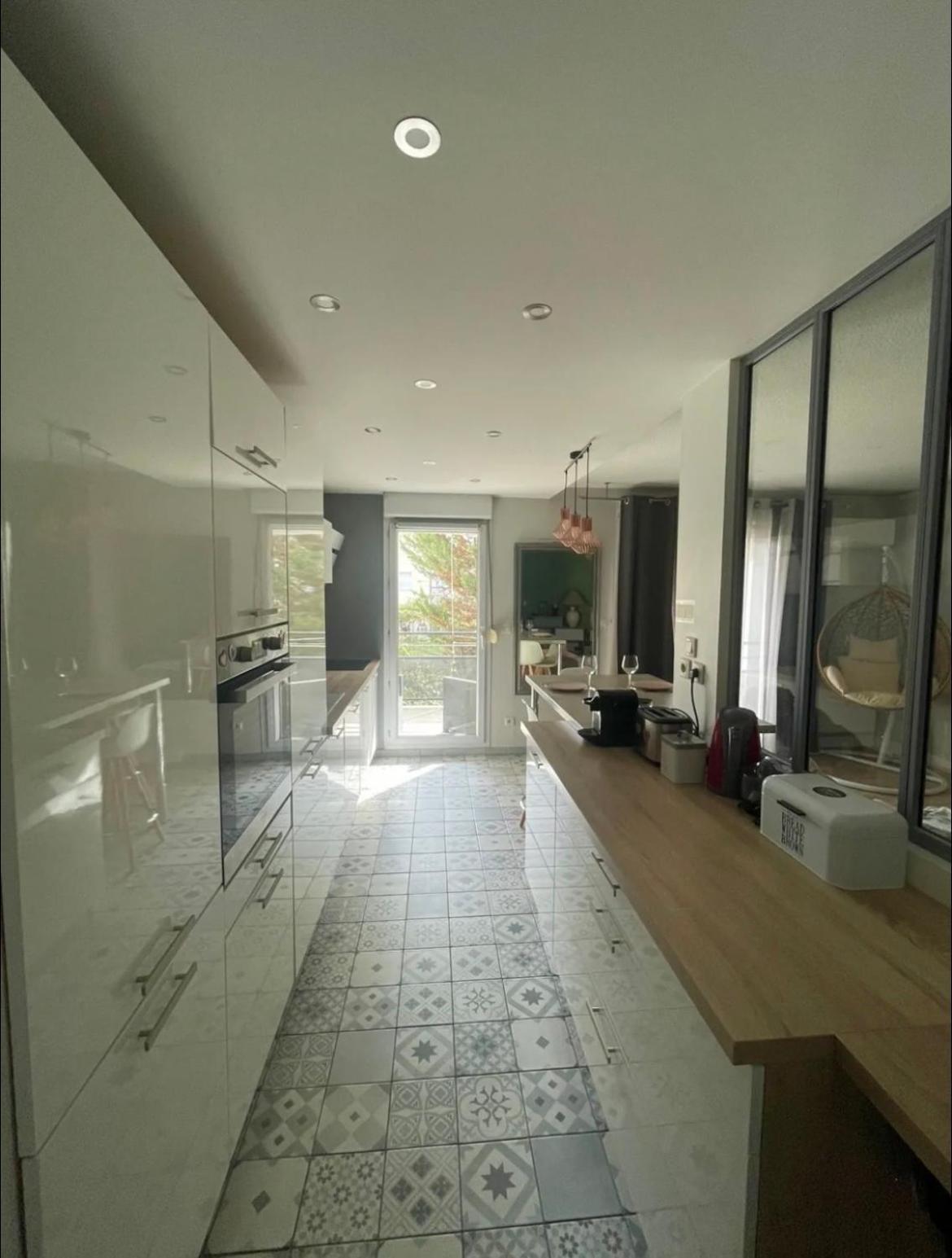 Appartement De 68m2 Avec Garage Et Climatisation